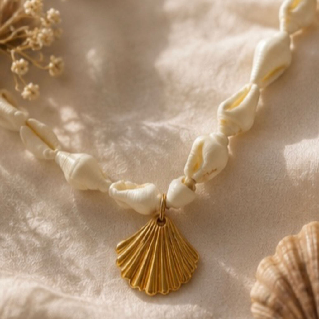 Gold Shell Necklace ✨