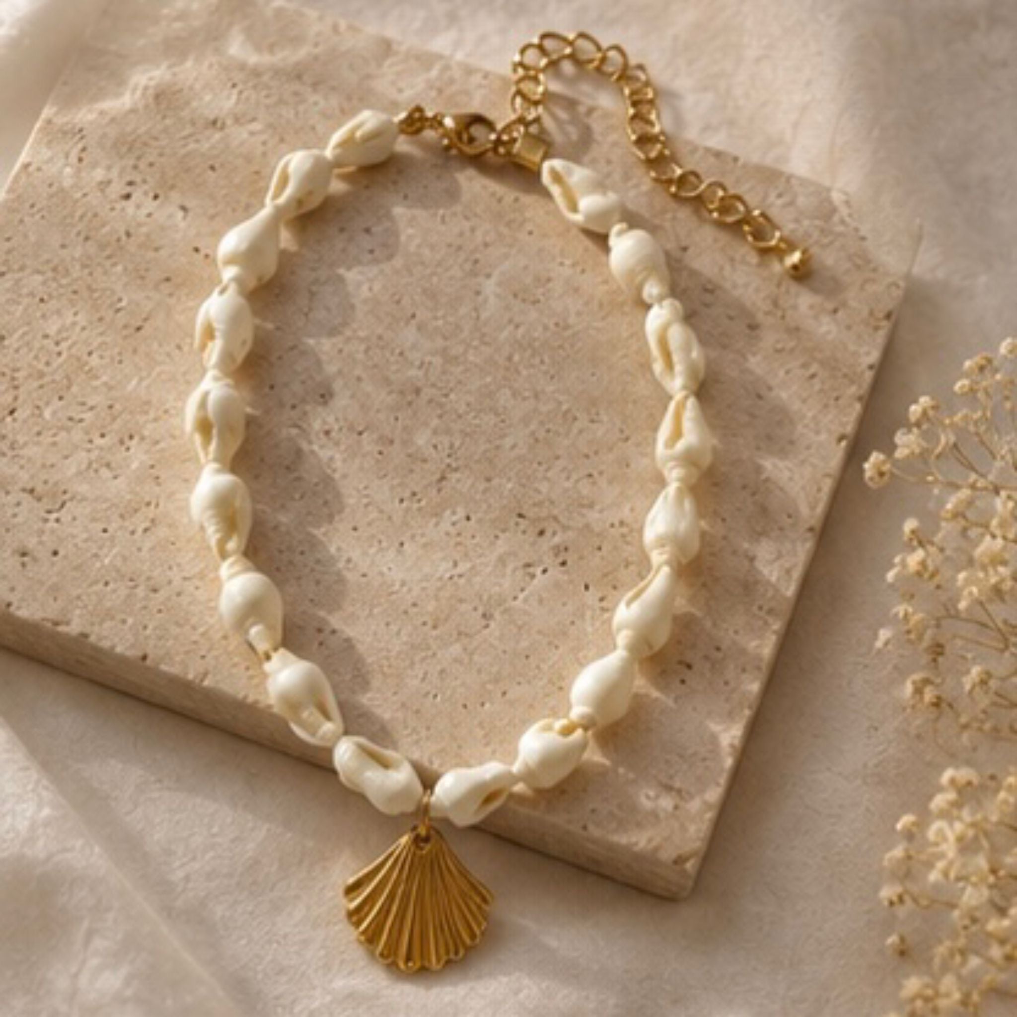 Gold Shell Necklace ✨